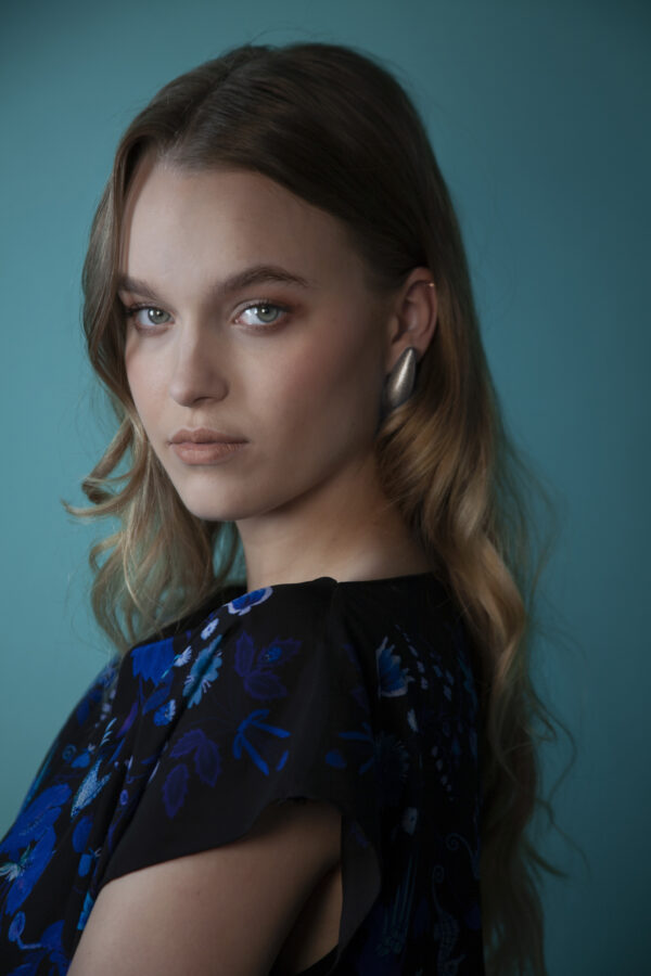 Moon Cream Earrings - Image 3