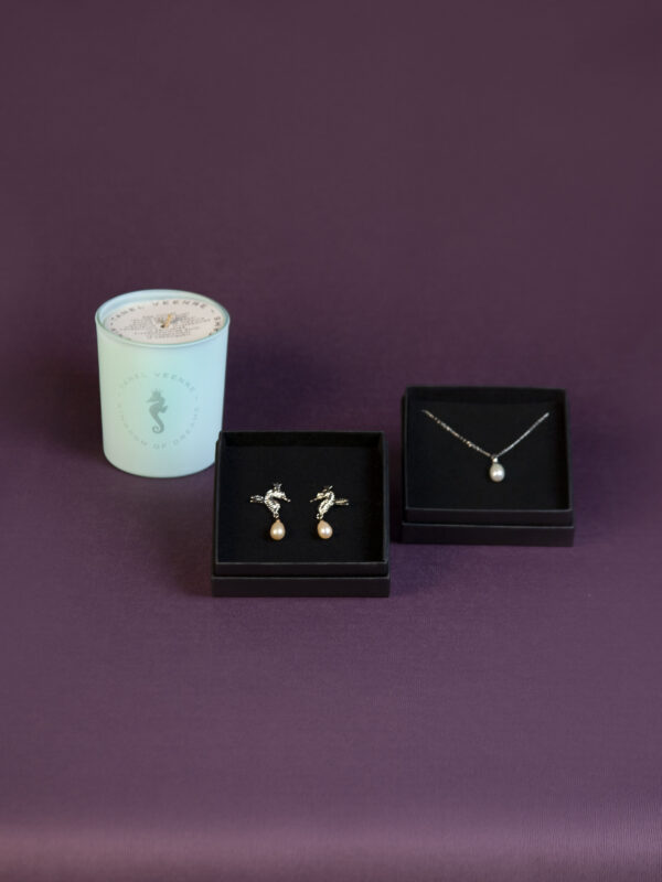 Kingikombo - kõrvarõngad, ripats ja küünal