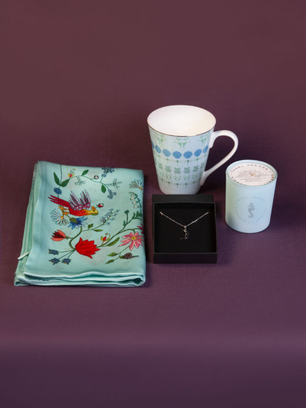 Kingikombo - padjapüür, ripats, kruus ja küünal