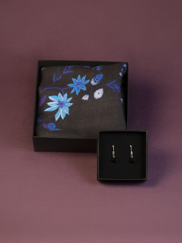 Kingikombo - õlasall ja kõrvarõngad